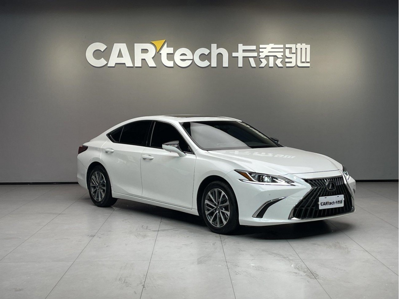 Lexus ES 200 2023