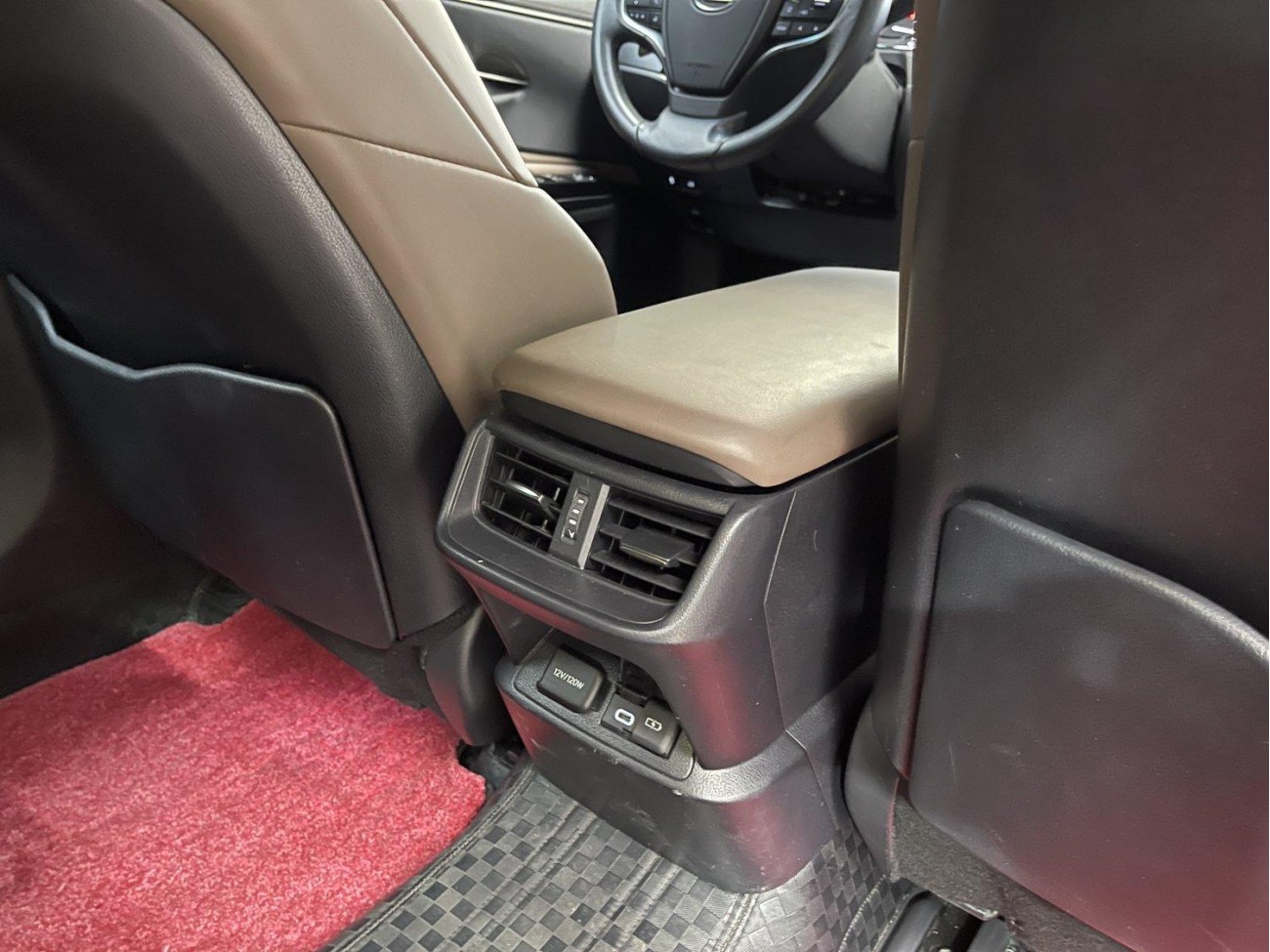Lexus ES 200 2023