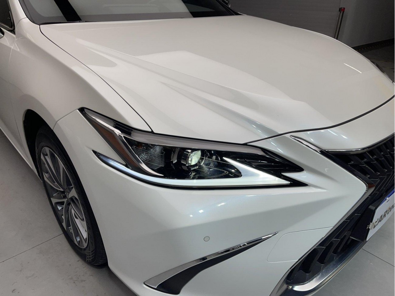 Lexus ES 200 2023