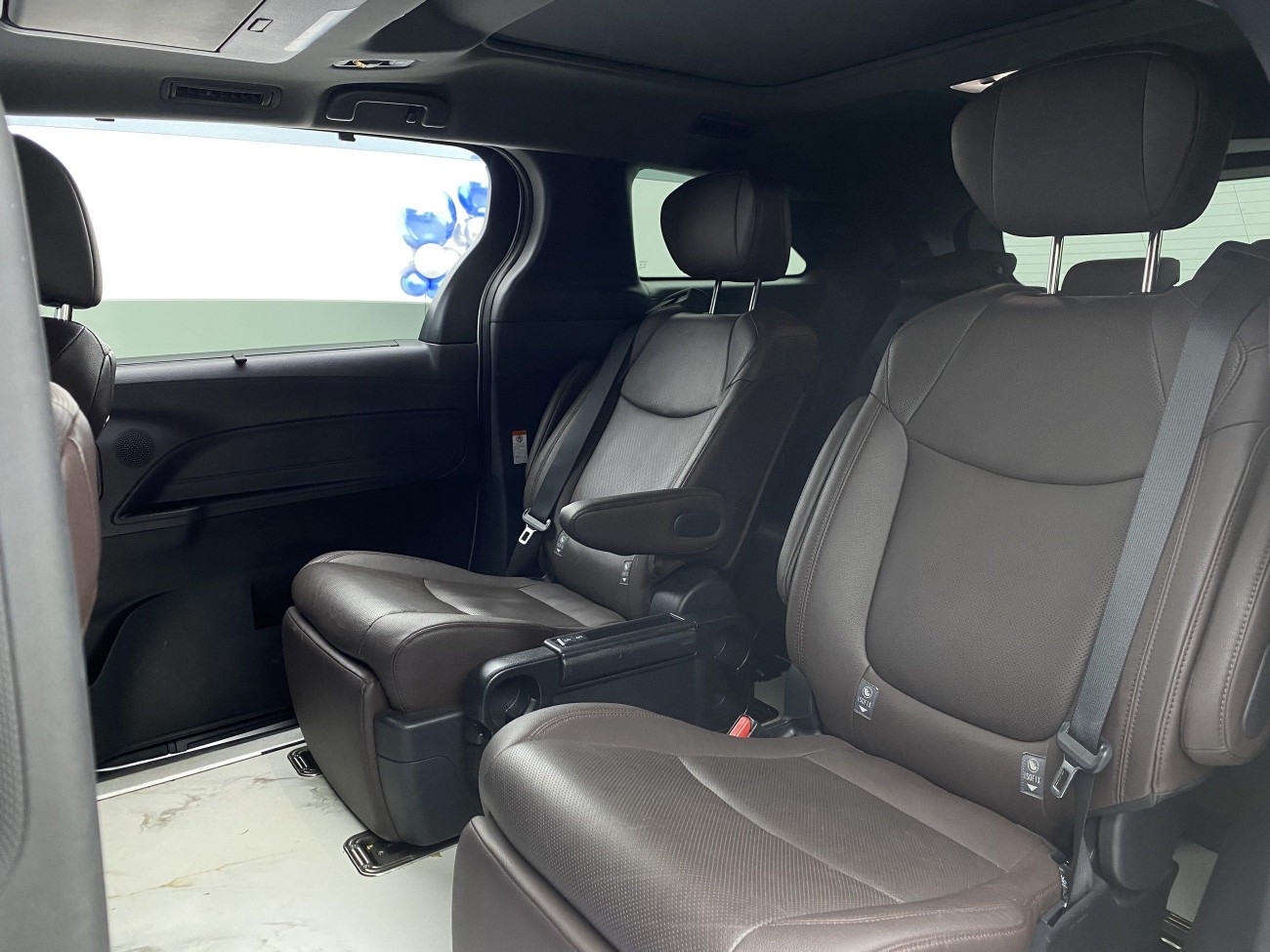 Toyota Granvia 2023