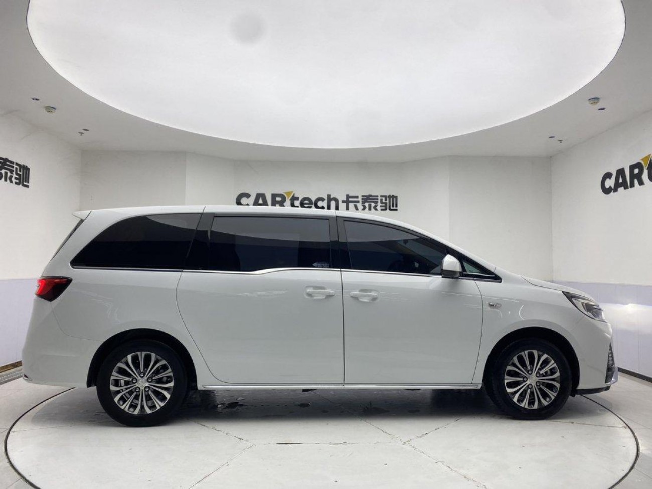 Buick GL8 2023