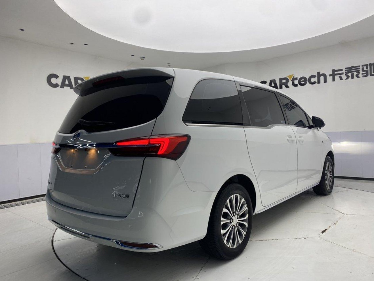 Buick GL8 2023