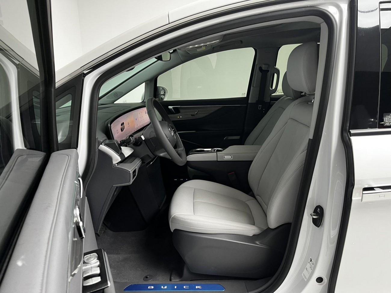 Buick GL8 2025