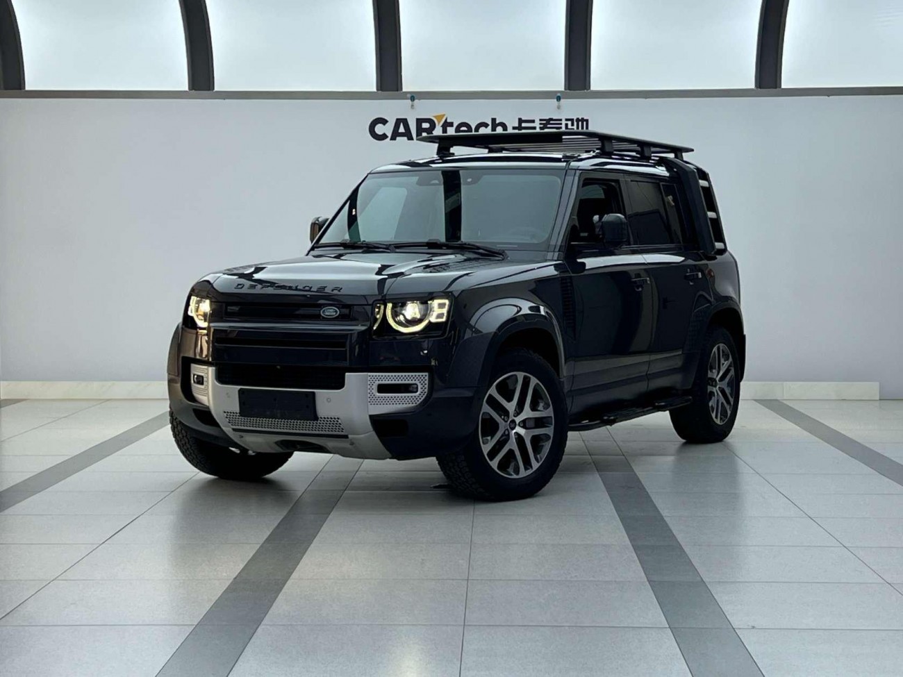 Land Rover Defender 2023