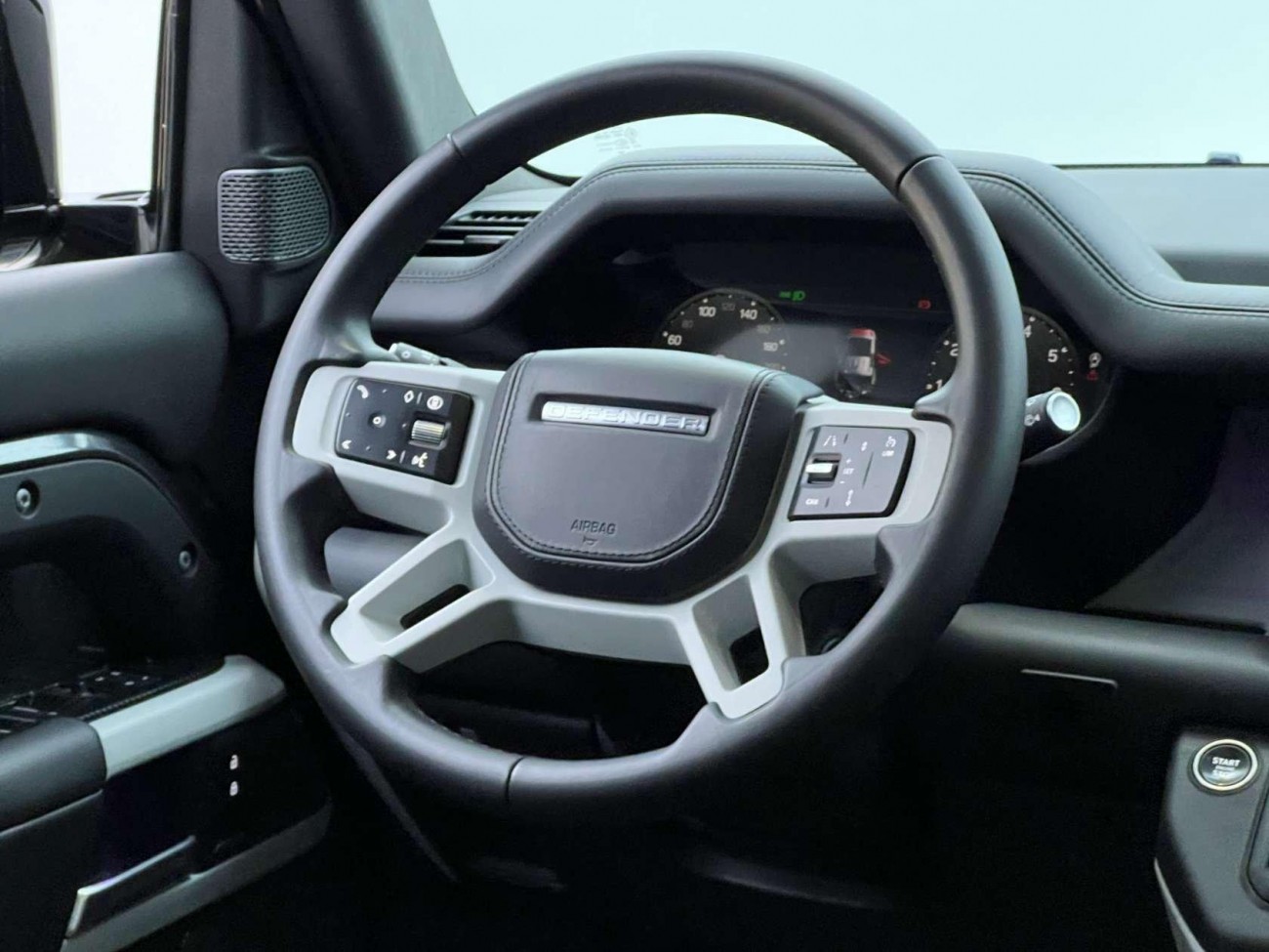 Land Rover Defender 2023