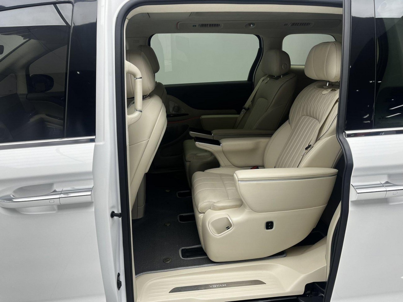 Voyah Dreamer 2024