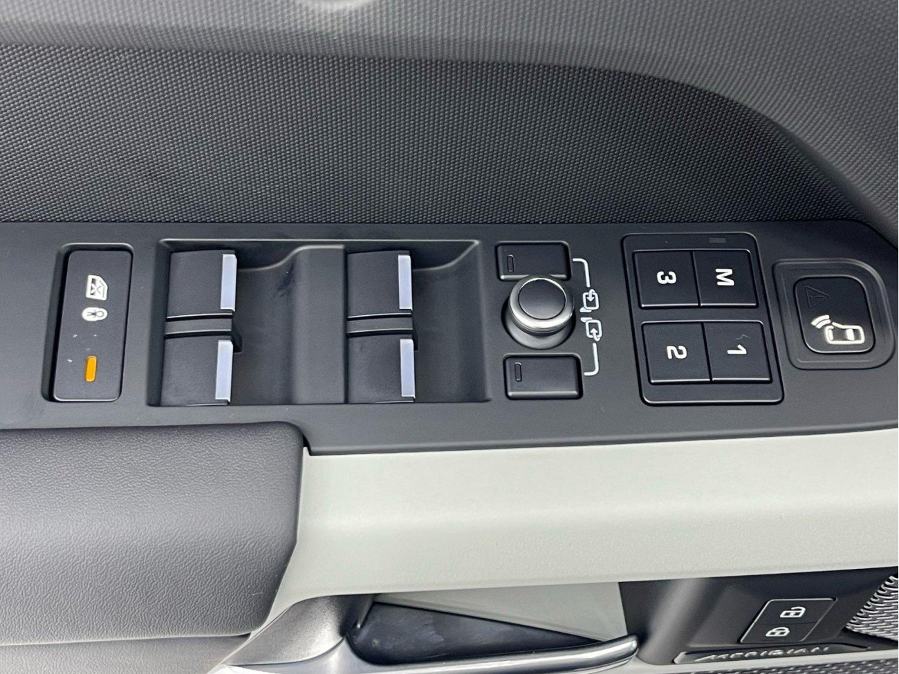 Land Rover Defender 2021
