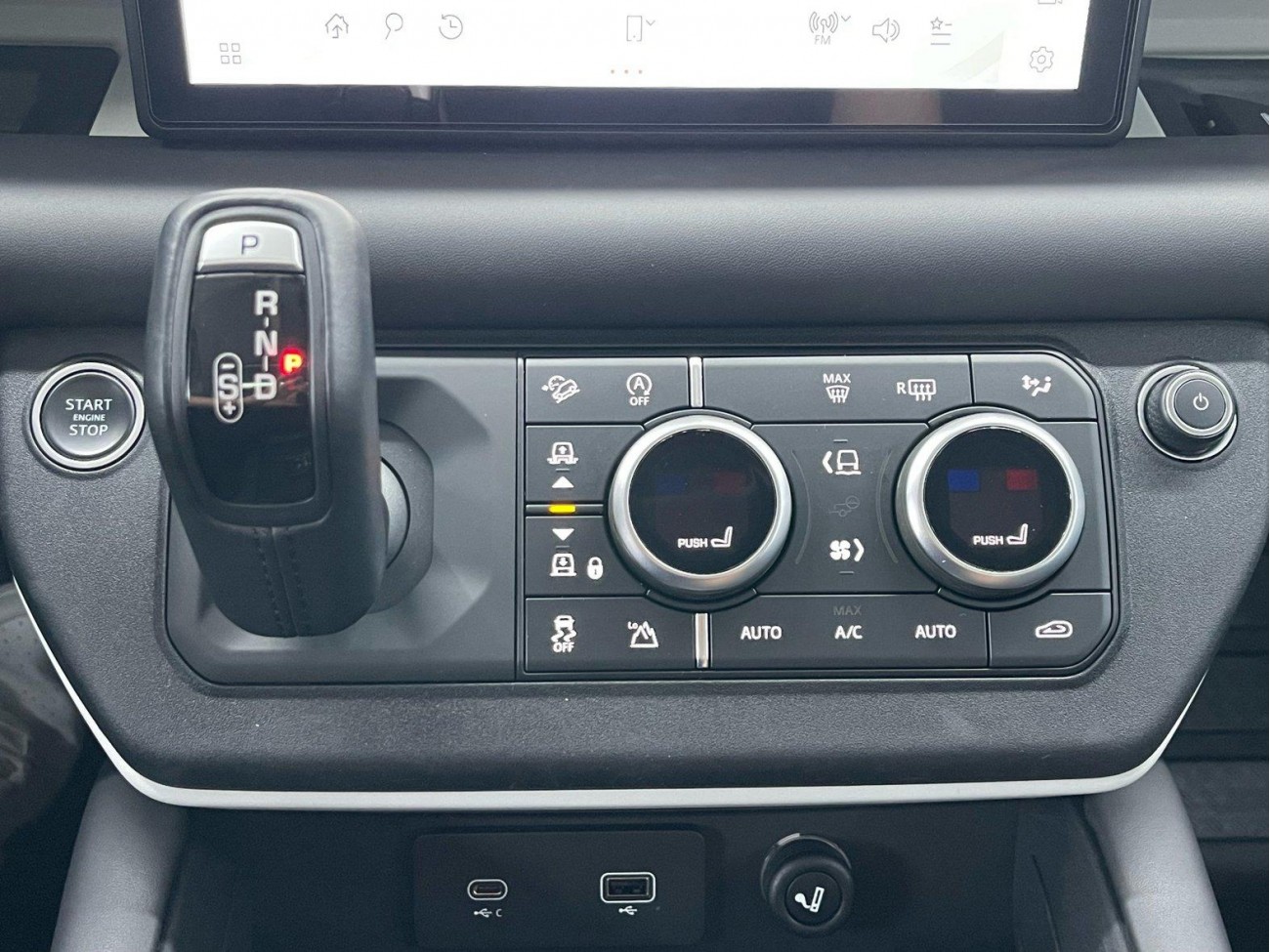 Land Rover Defender 2021