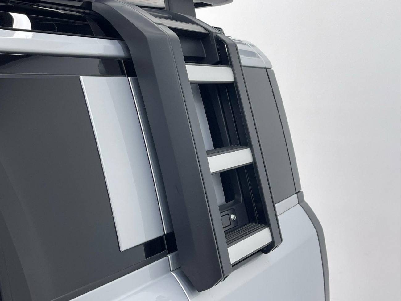 Land Rover Defender 2021