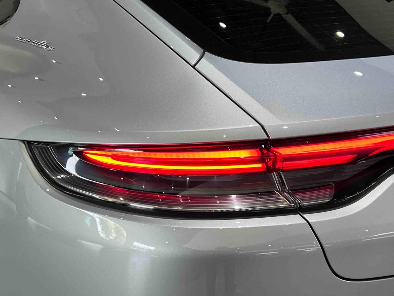 Porsche Panamera 2021