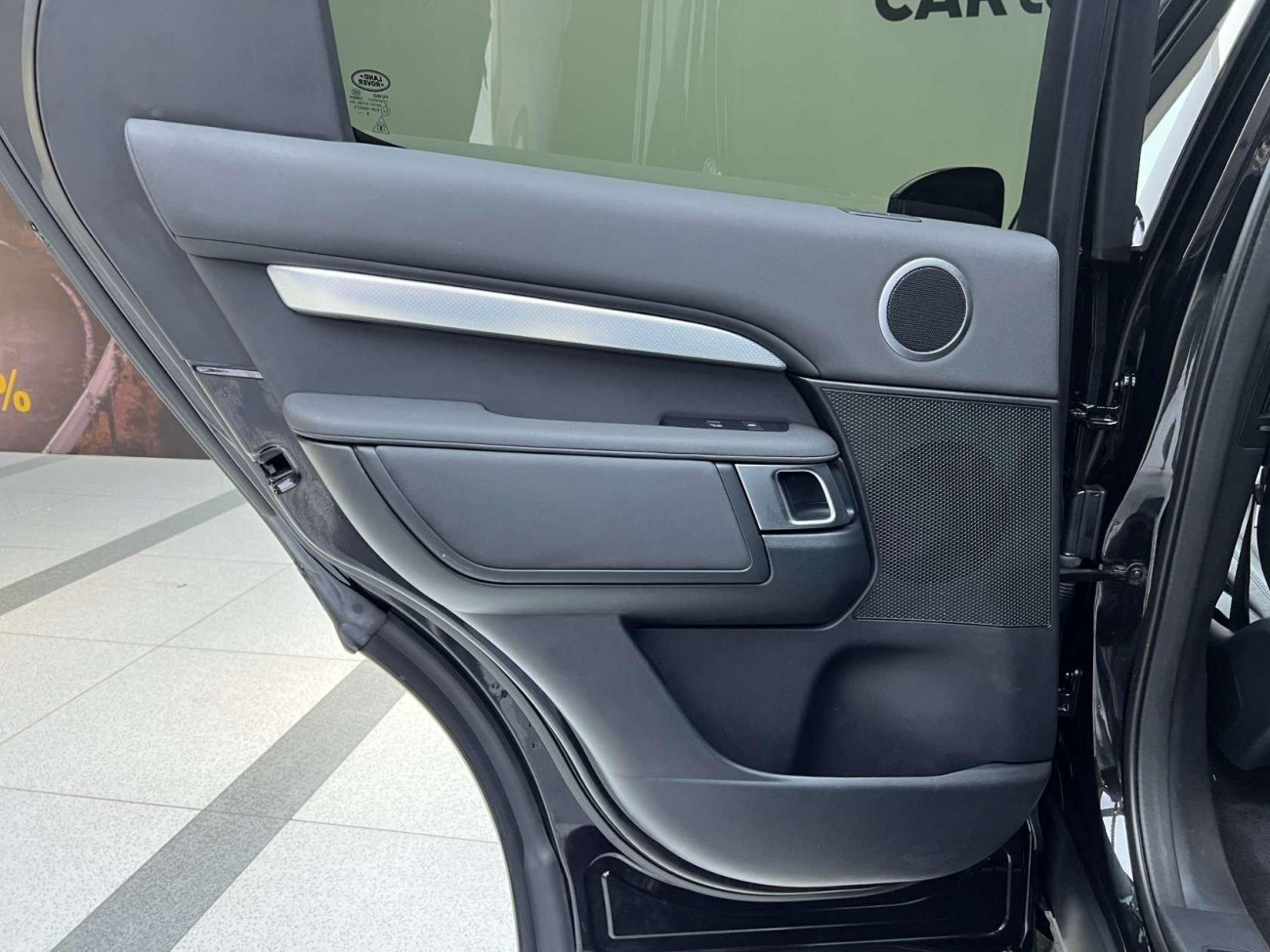 Land Rover Discovery 2020