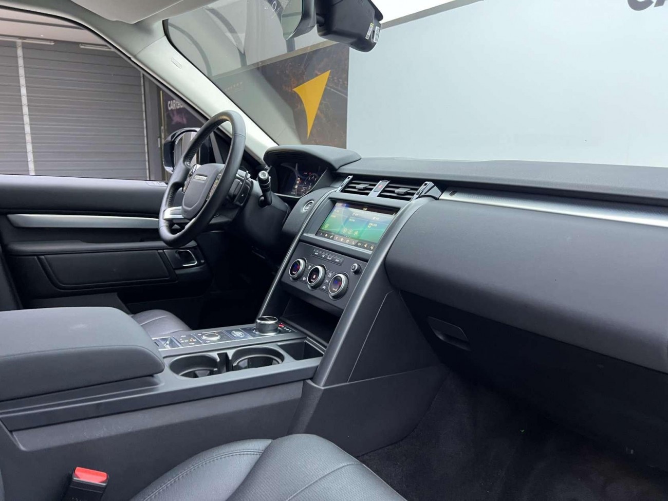 Land Rover Discovery 2020