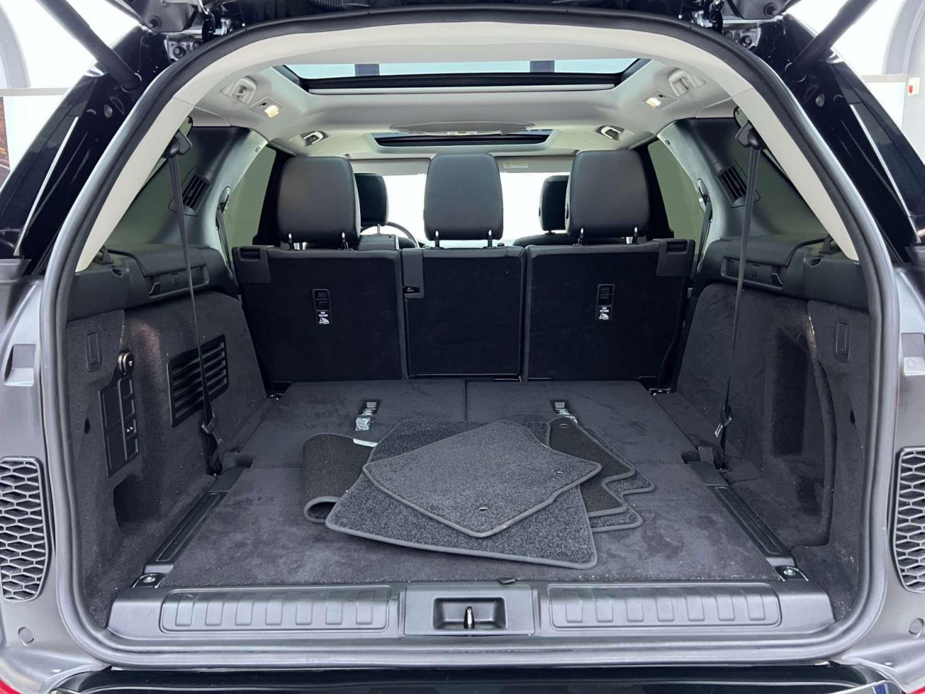 Land Rover Discovery 2020