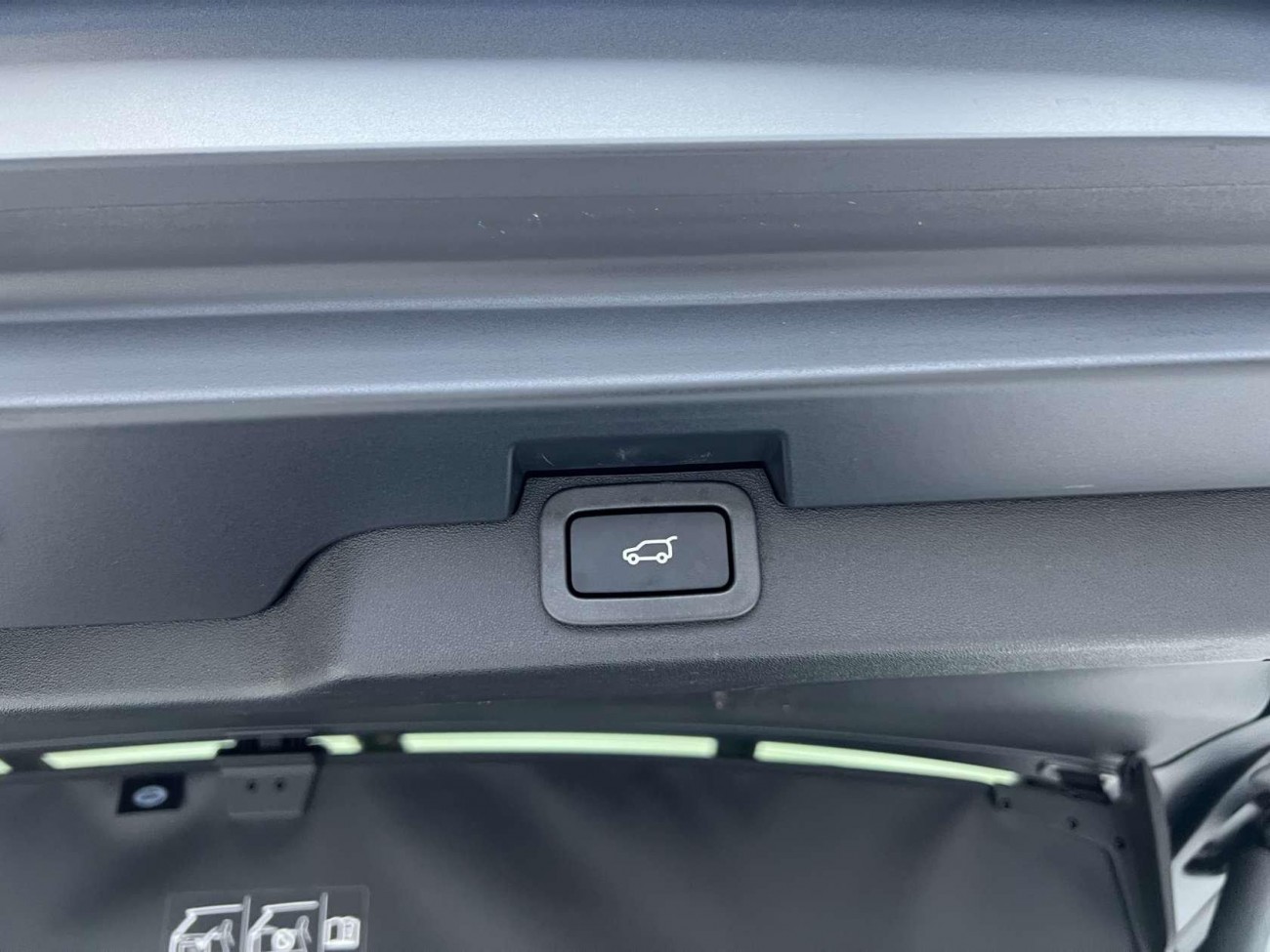 Land Rover Discovery 2020