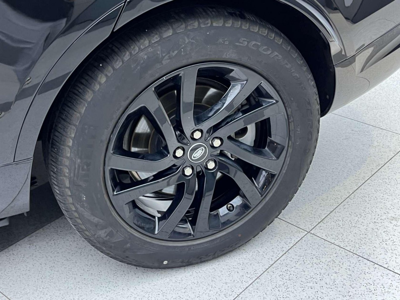 Land Rover Discovery 2020