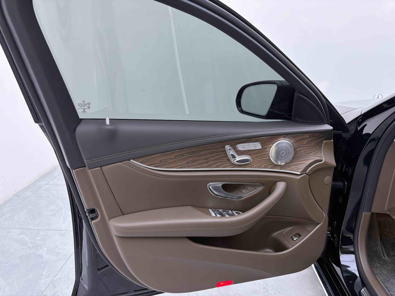 Mercedes-Benz E 300 L 2023