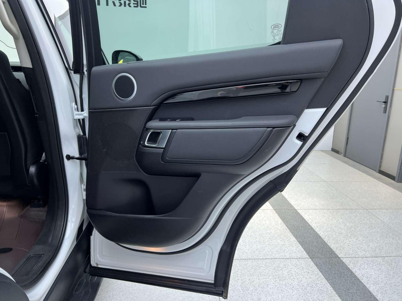 Land Rover Discovery 2019