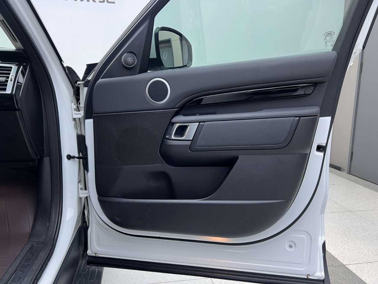 Land Rover Discovery 2019