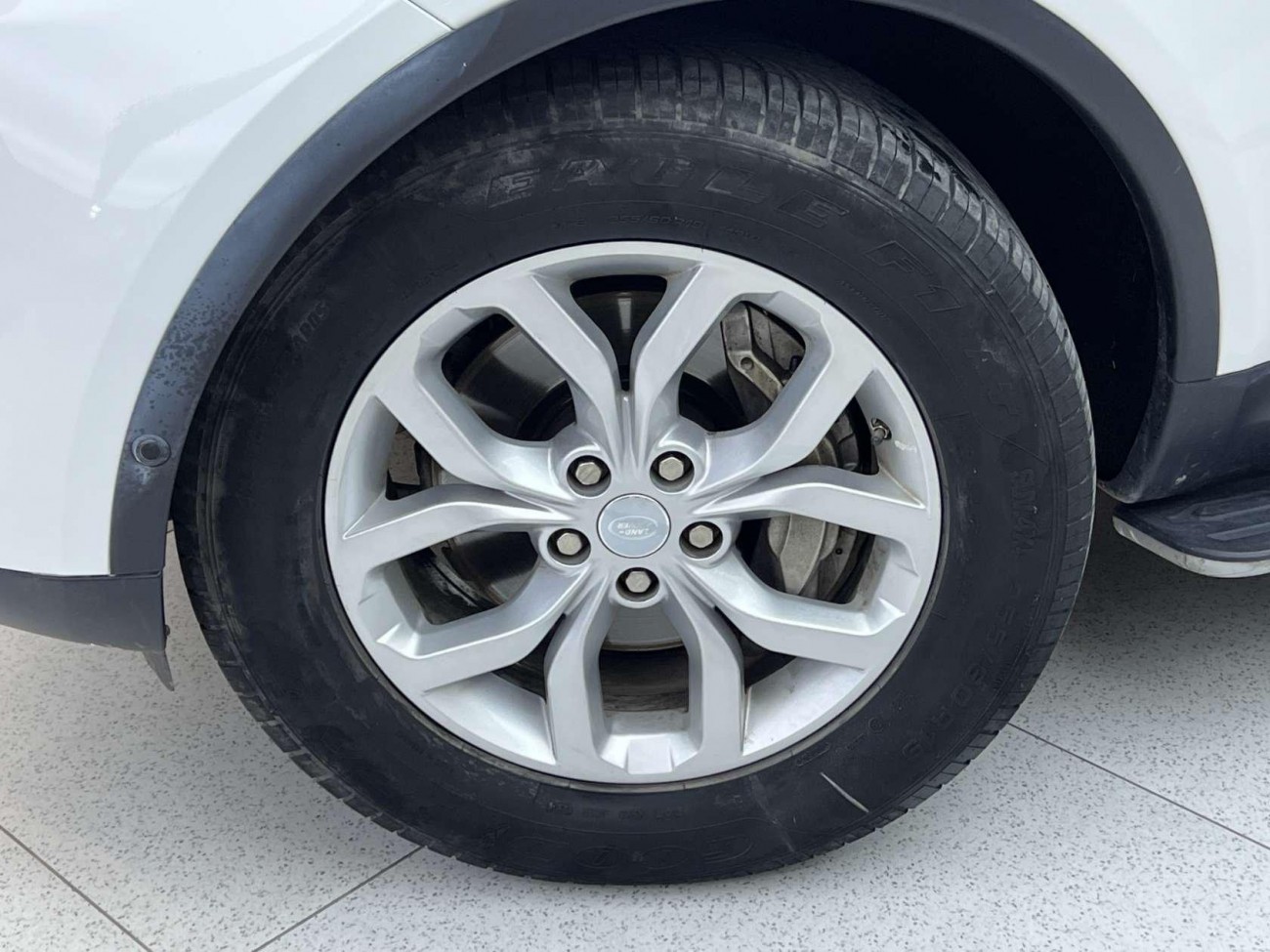 Land Rover Discovery 2019