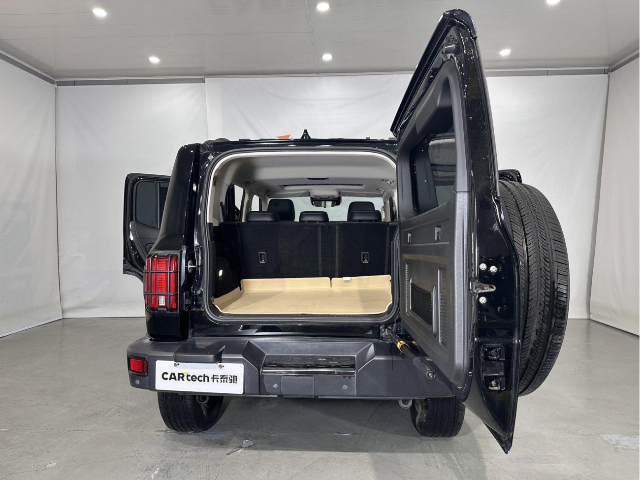 Tank 300 2021