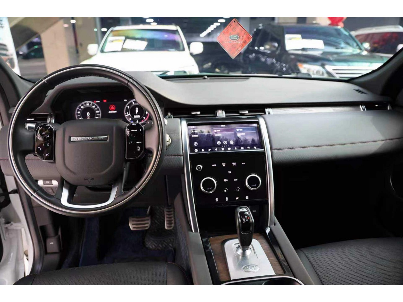 Land Rover Discovery Sport 2021