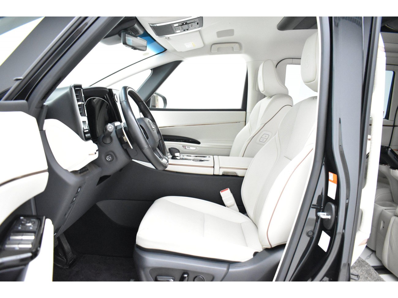Lexus LM 350h 2023