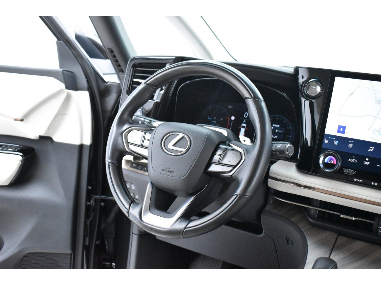 Lexus LM 350h 2023