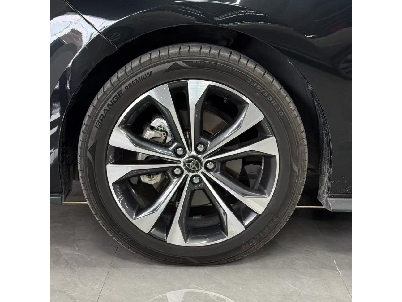 Toyota Granvia 2023