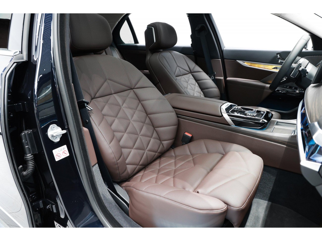 BMW 740Li 2024