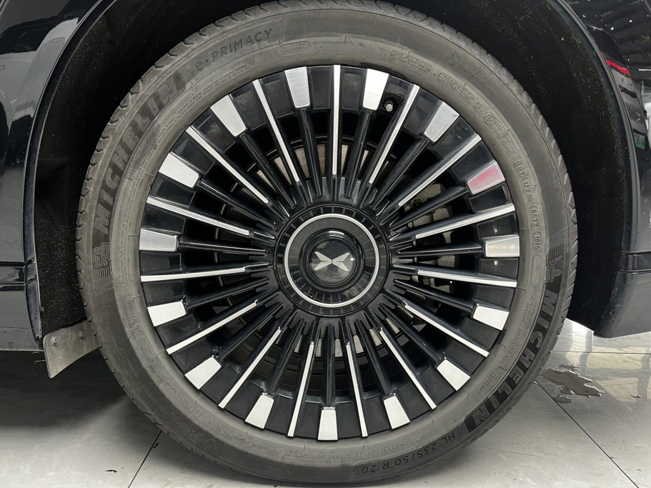 Xpeng X9 2025