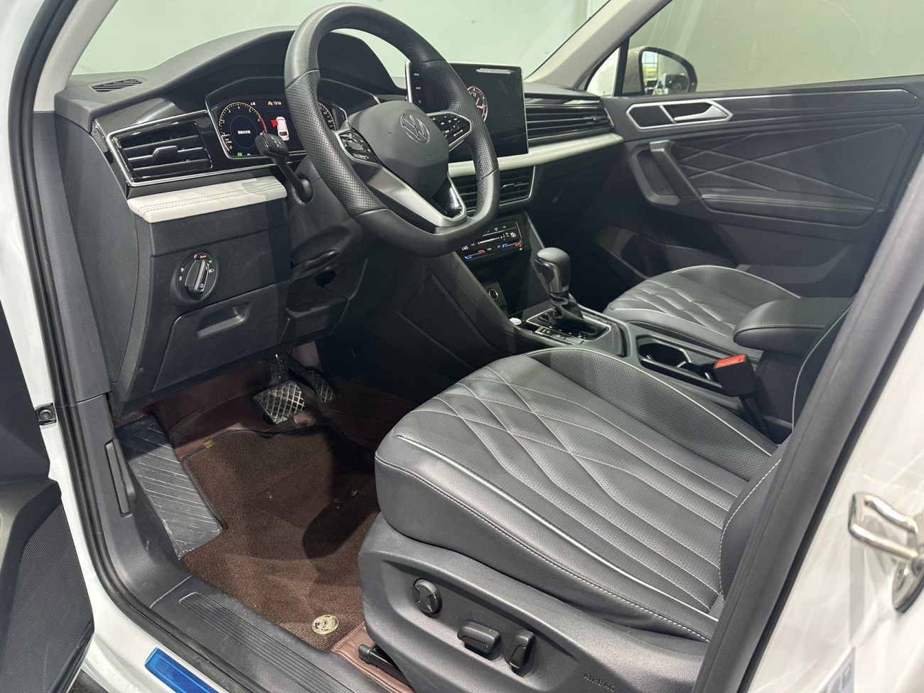 Volkswagen Tiguan L 2023