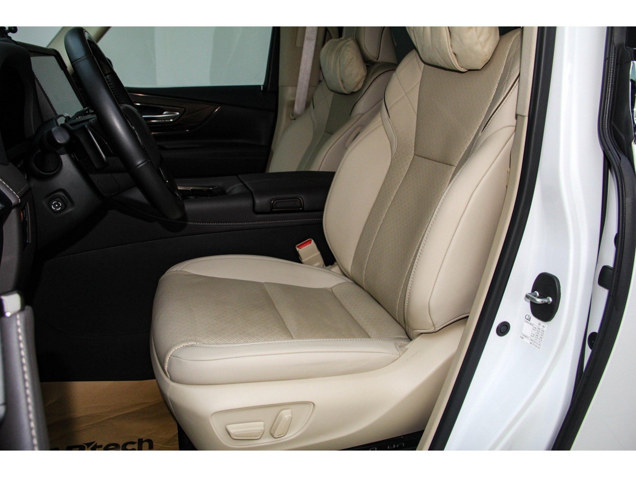 Toyota Vellfire 2024