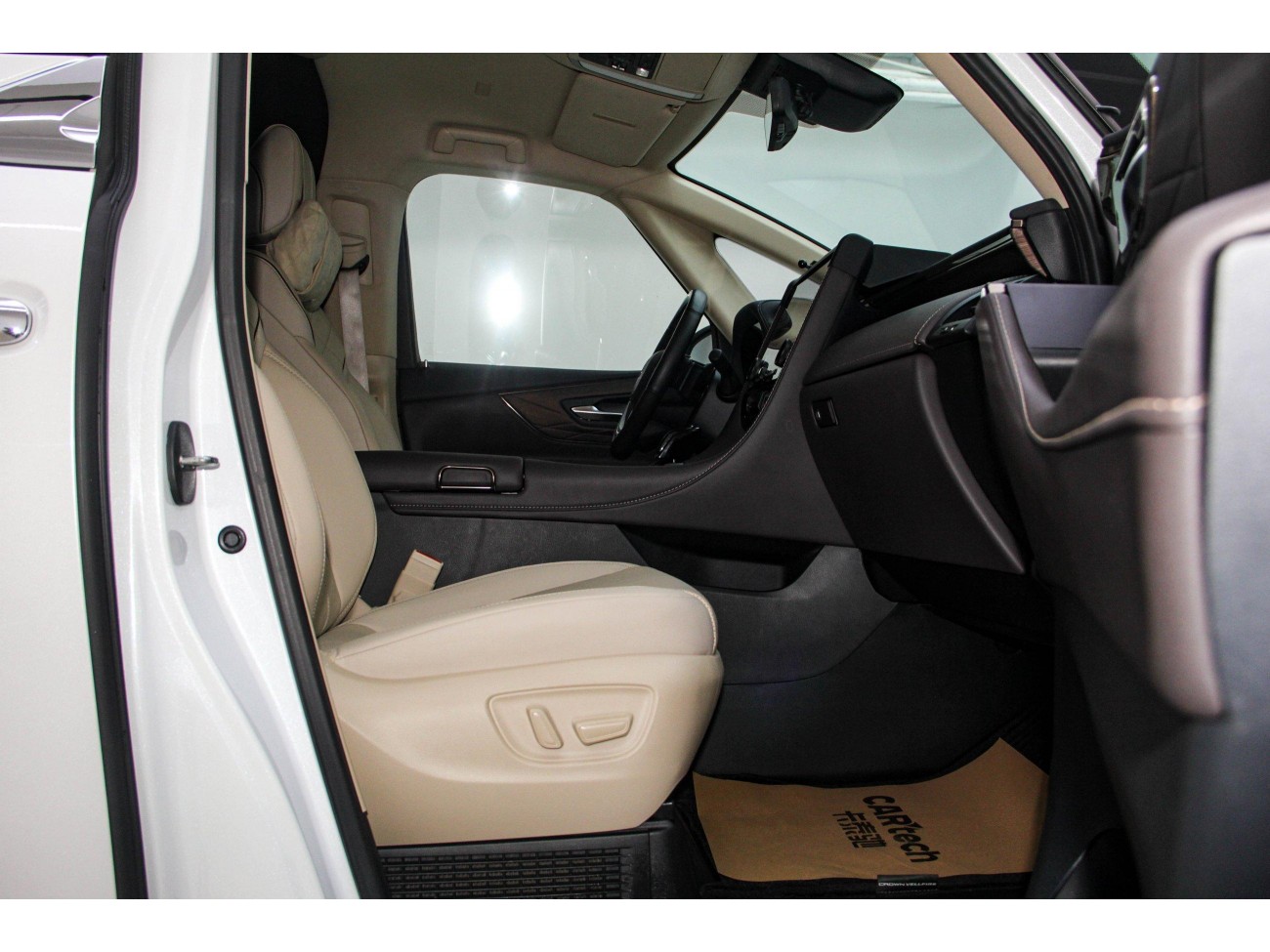 Toyota Vellfire 2024