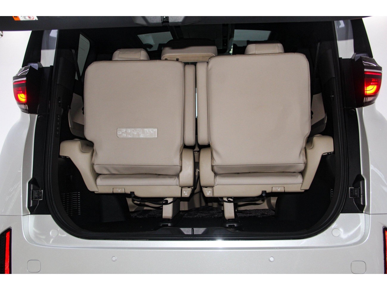 Toyota Vellfire 2024