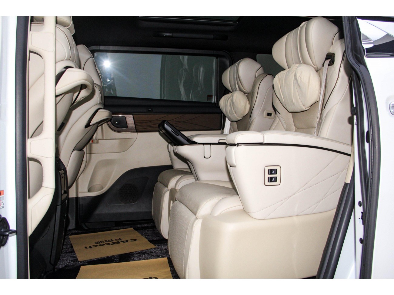 Toyota Vellfire 2024