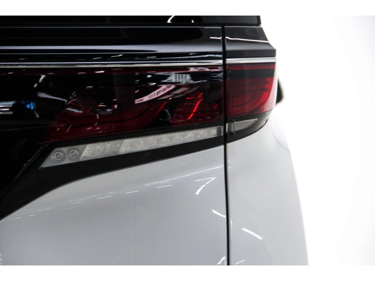 Toyota Vellfire 2024