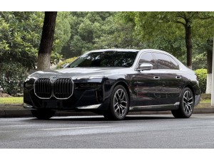 BMW 735Li 2025