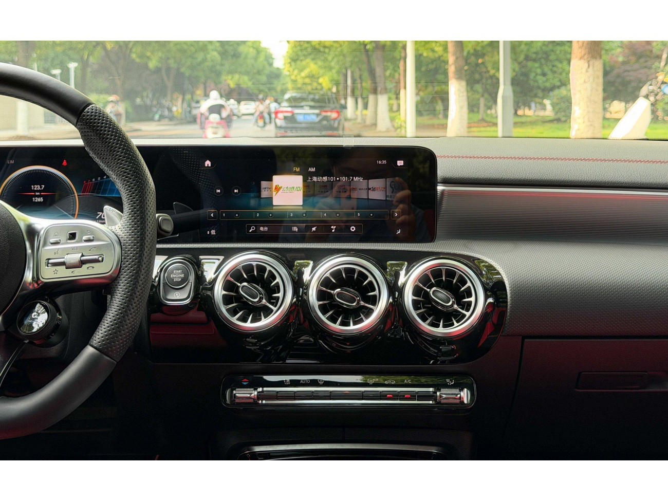 Mercedes-Benz A 35 L 2022