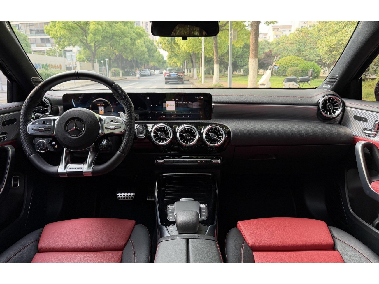 Mercedes-Benz A 35 L 2022