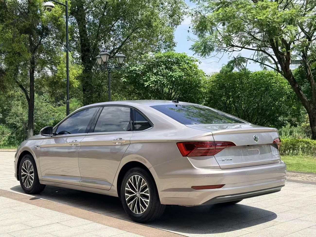Volkswagen Sagitar 2020