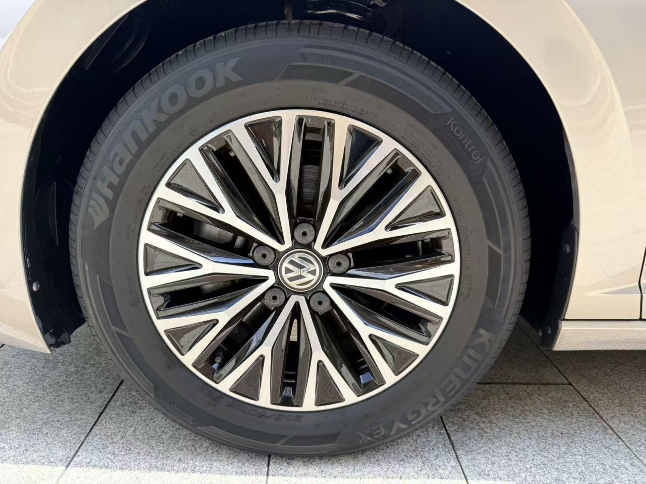 Volkswagen Sagitar 2020