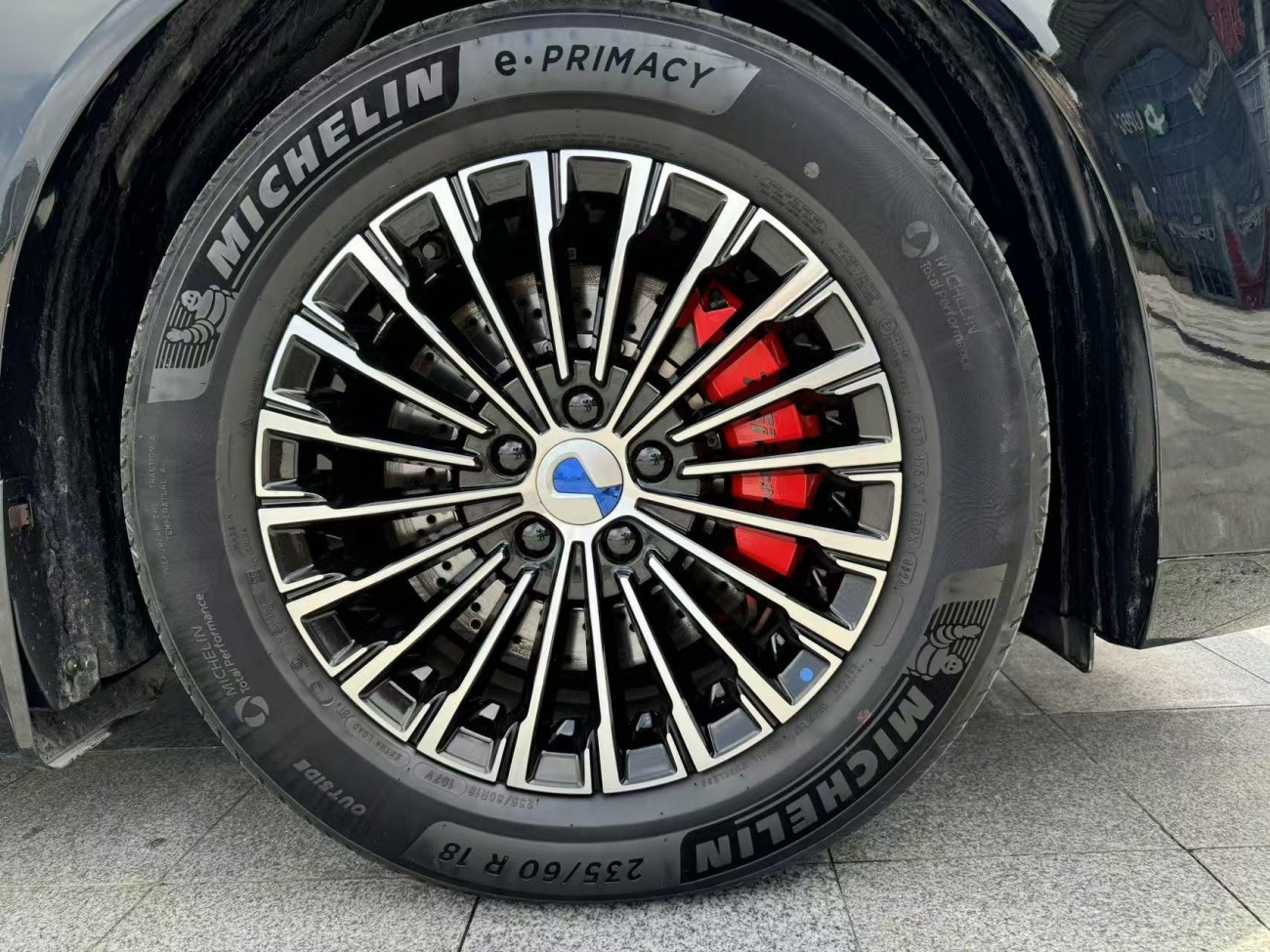 Denza D9 2024