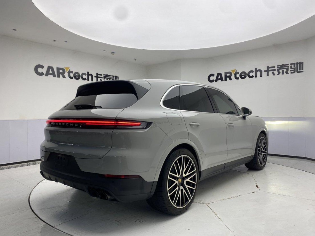 Porsche Cayenne 2025