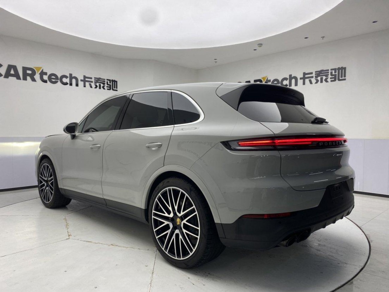 Porsche Cayenne 2025