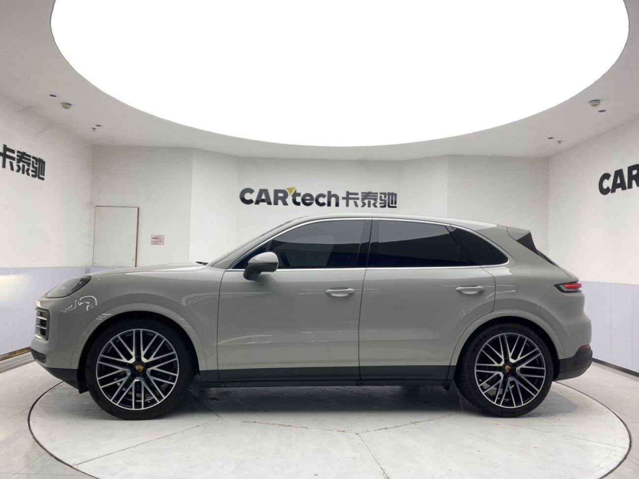Porsche Cayenne 2025