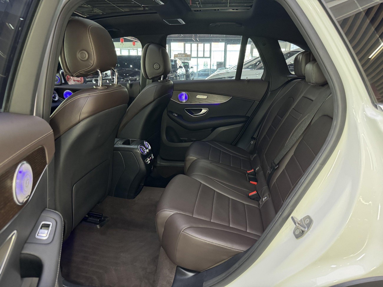 Mercedes-Benz GLC 260 L 2021