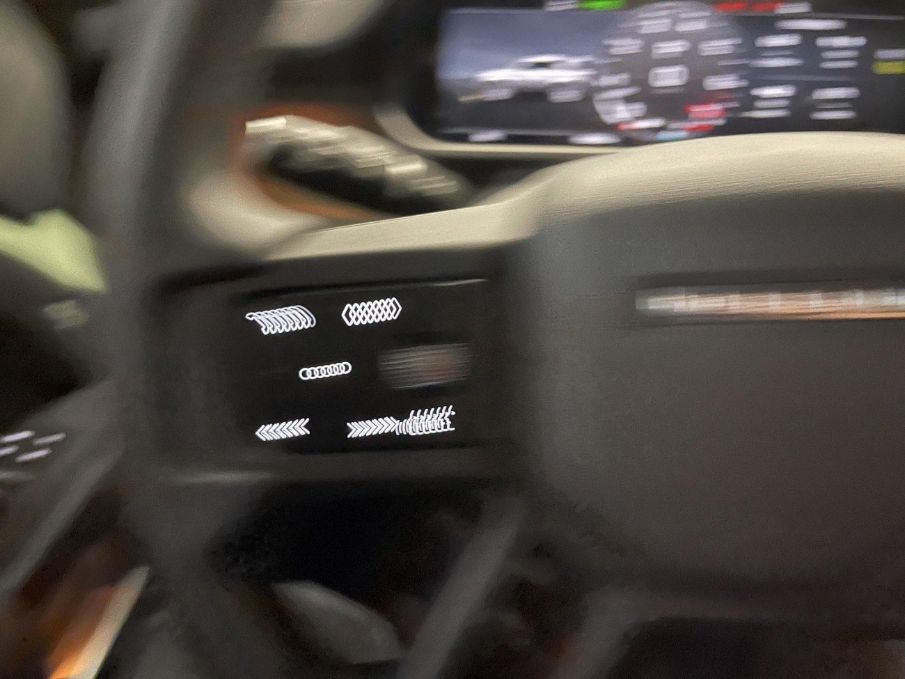 Land Rover Defender 2023
