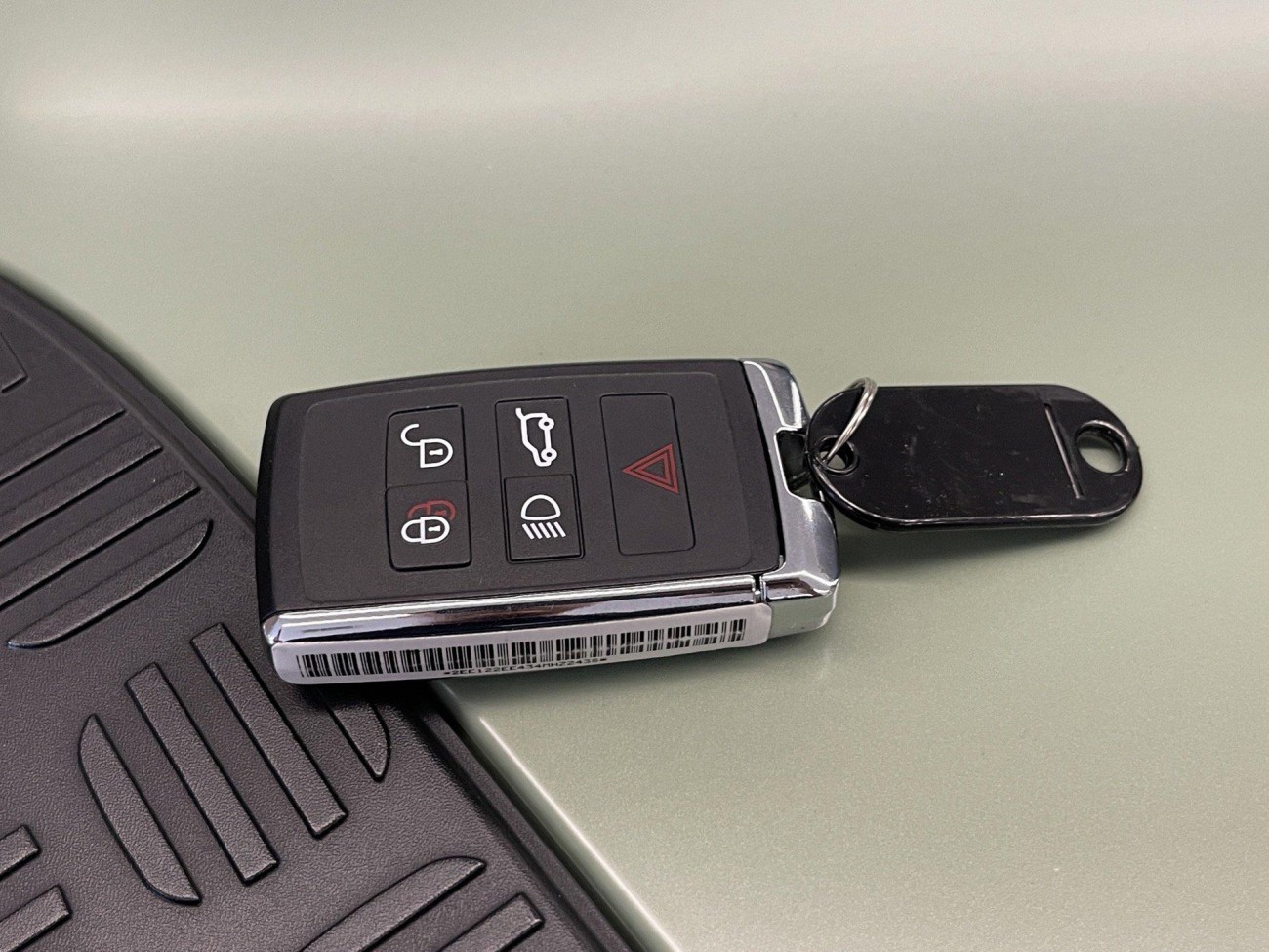 Land Rover Defender 2023