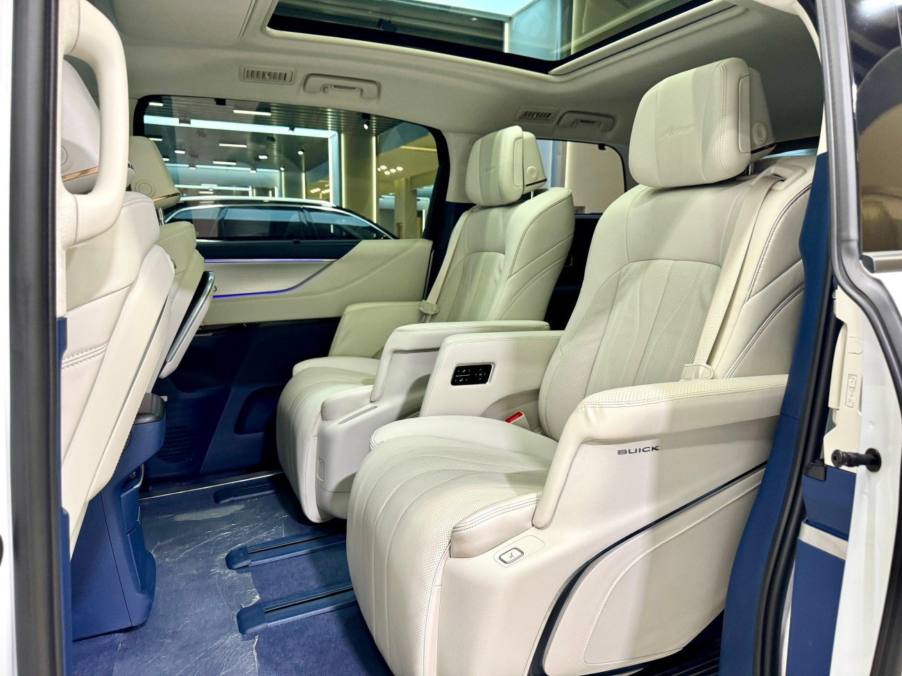 Buick GL8 2025