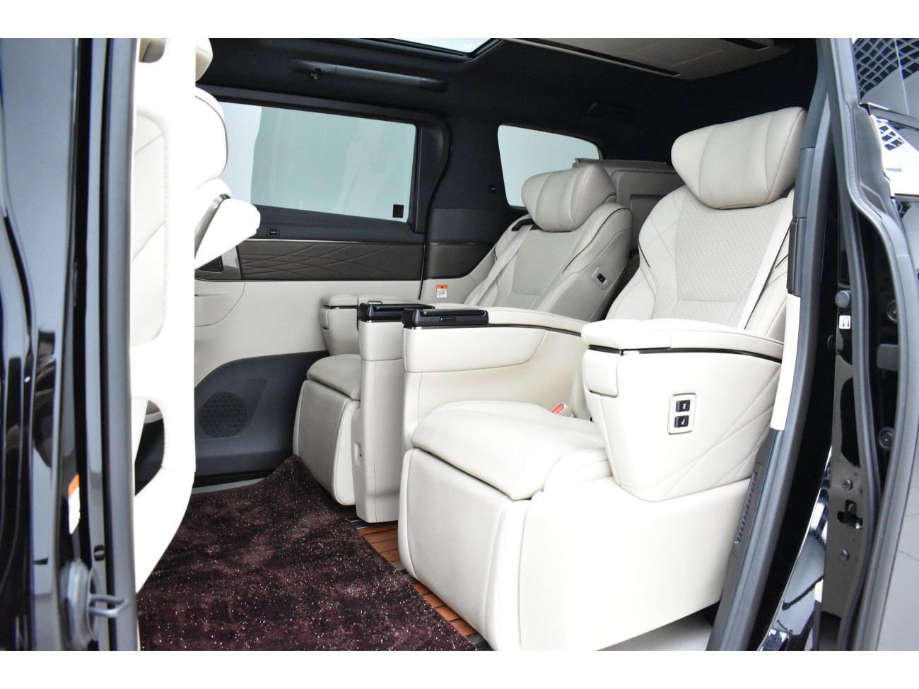 Toyota Alphard 2024
